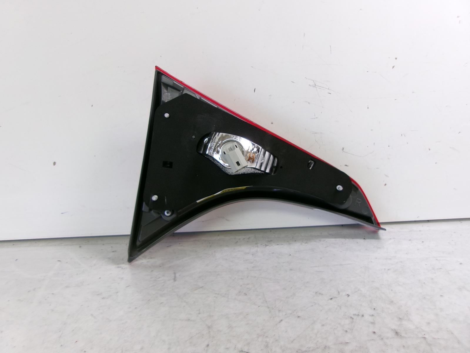 Fits 2014 2015 2016 Toyota Corolla Passenger Rh Inner Lid Tail Light - CAPA