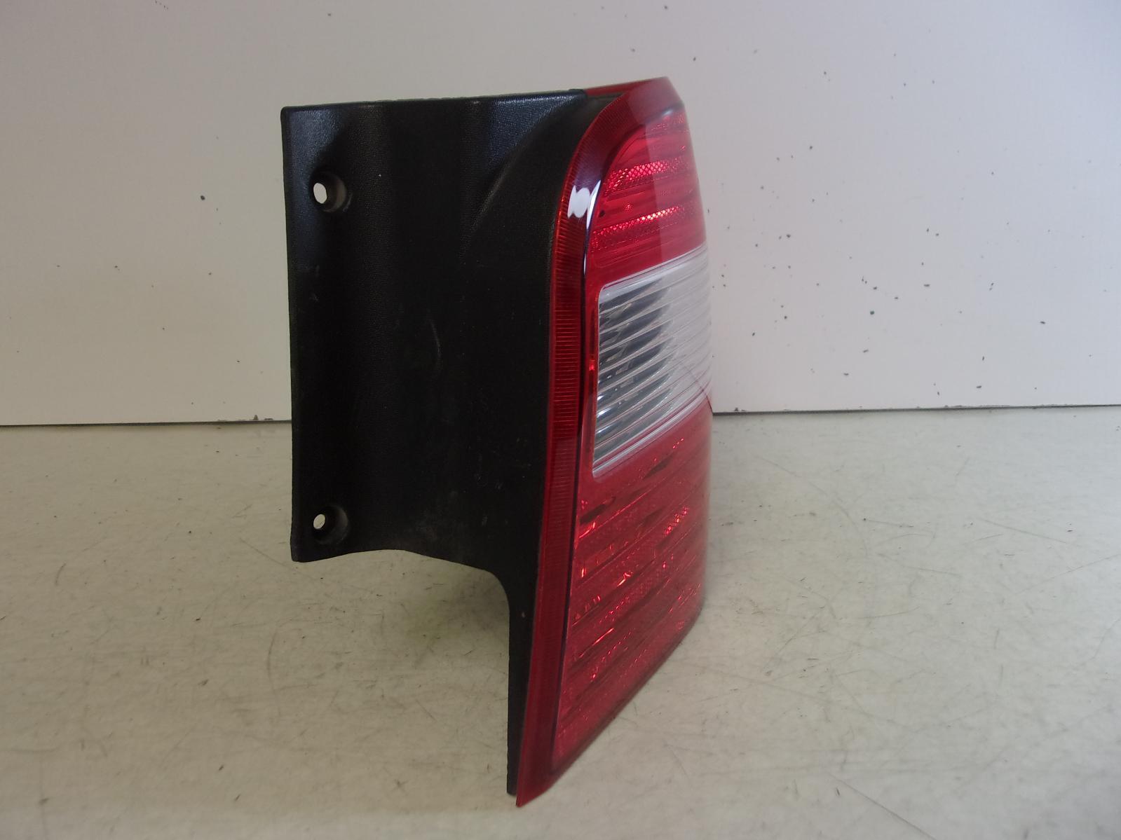 2005 2006 2007 Ford Freestyle Passenger RH Tail Light OEM