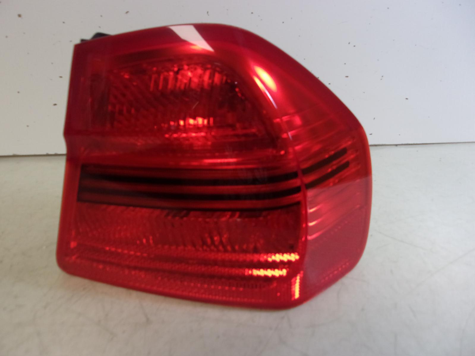 2006 2007 2008 BMW 3-Series Sedan Passenger RH Tail Light OEM