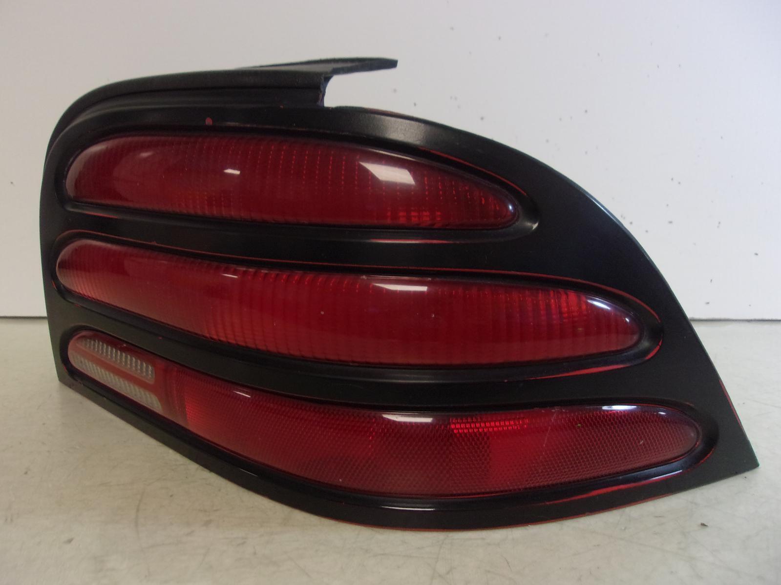 1994 1995 Ford Mustang Passenger RH Tail Light OEM