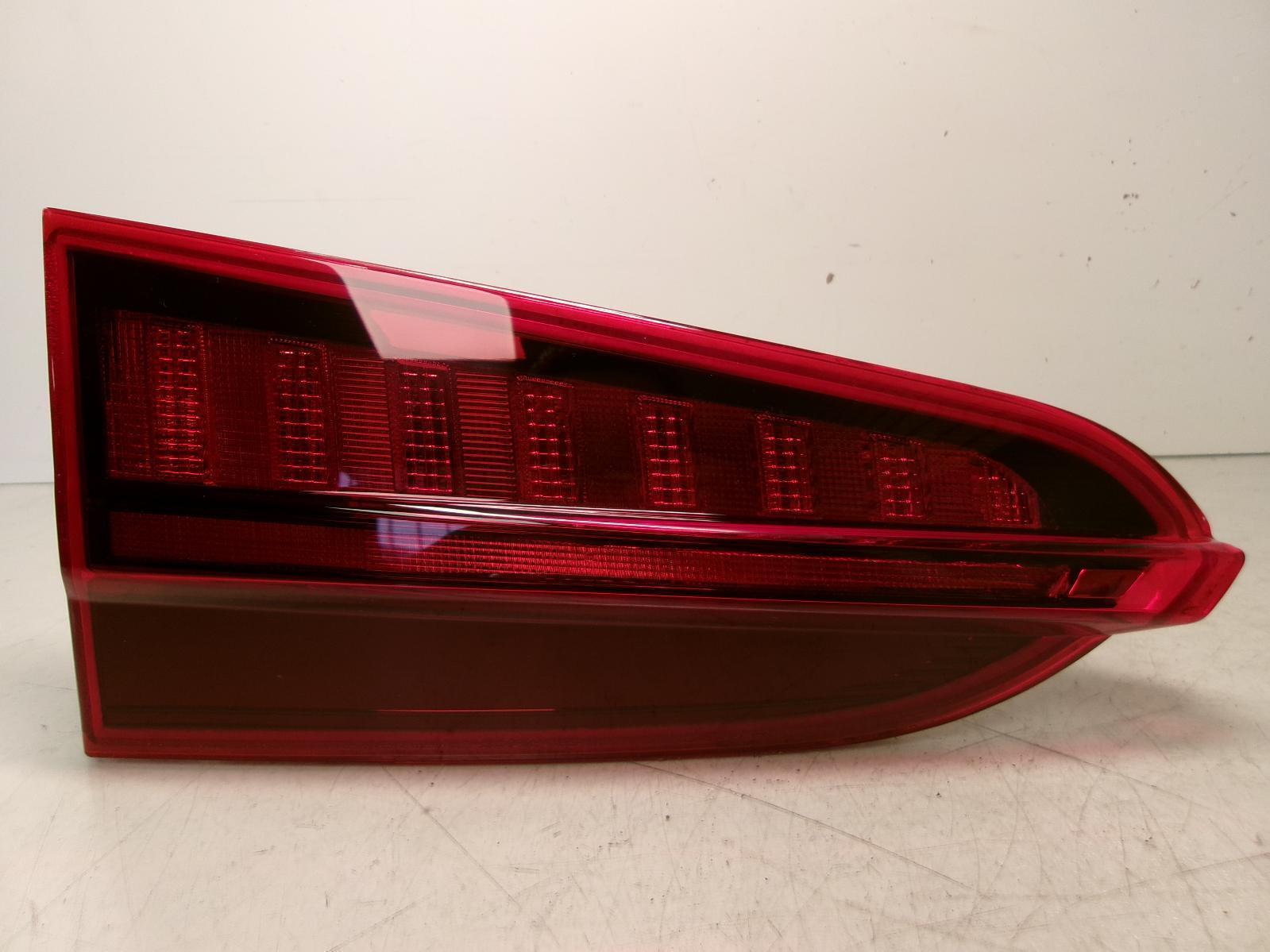 2019 2020 Hyundai Santa Fe Driver LH Inner Gate Incandescent Tail Light OEM