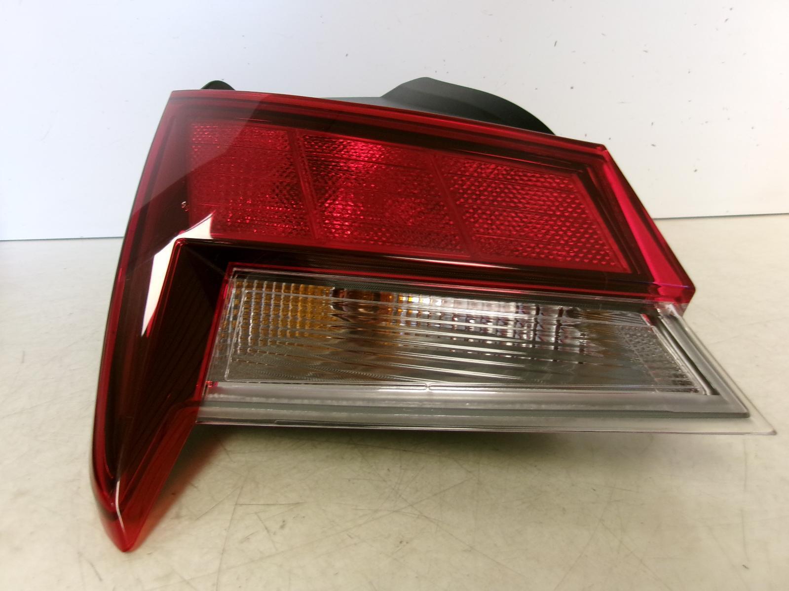 2021 2022 2023 Hyundai Elantra Driver Lh Incandescent Outer Tail Light OEM - 0