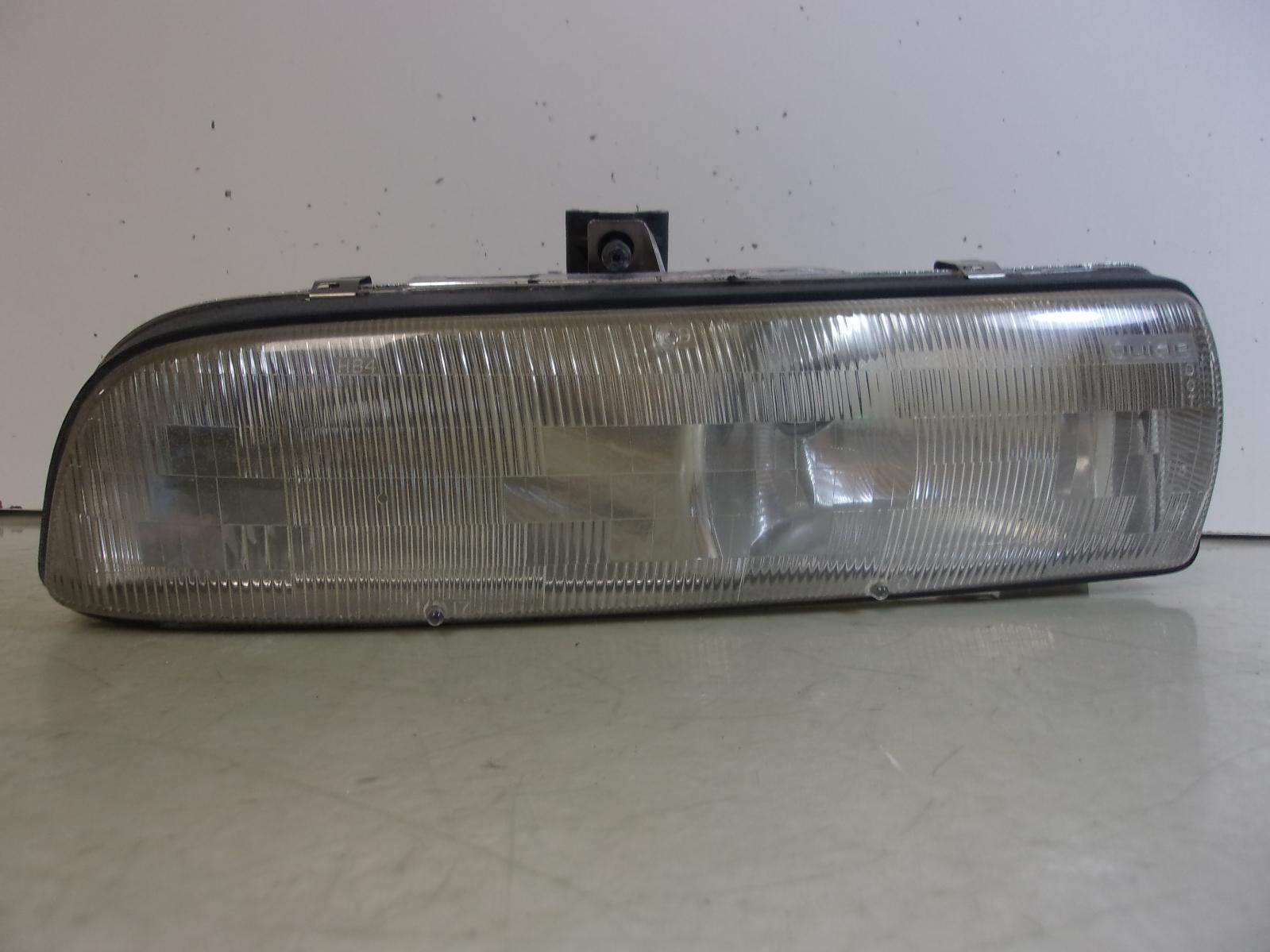 1993 1994 1995 1996 Buick Regal 4 Dr Passenger RH Halogen Headlight OEM