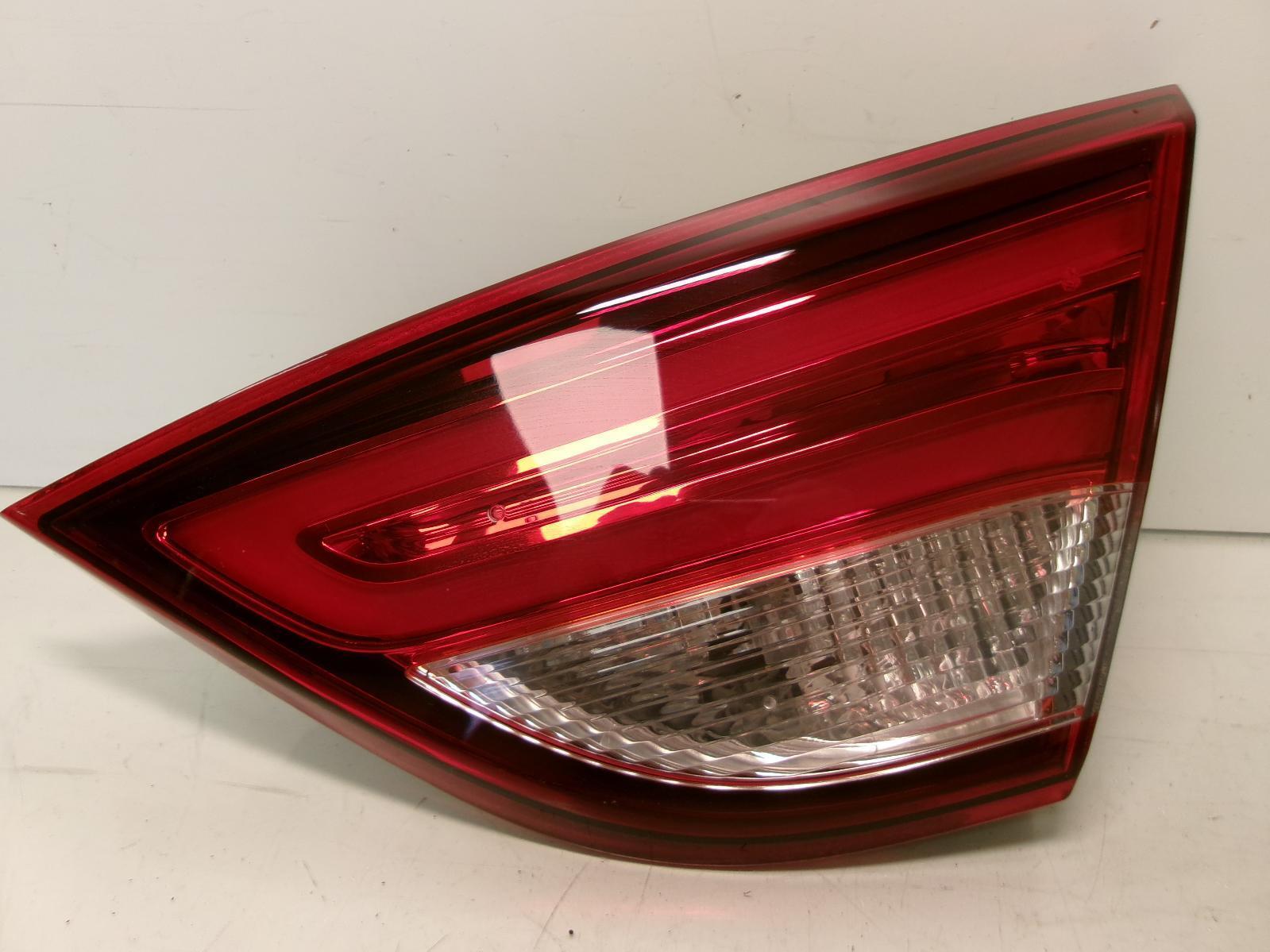 2015 2016 2017 Chrysler 200 Passenger Rh Inner Lid Led Tail Light OEM