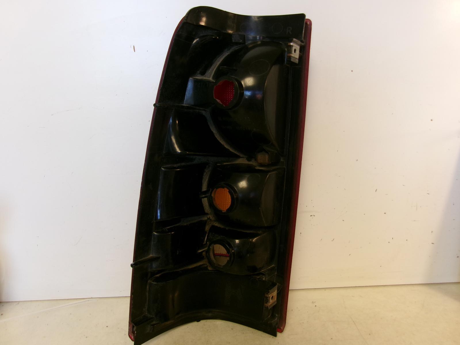 1999 2000 2001 2002 Chevrolet Silverado 1500 Fleetside Outer Tail Light OEM