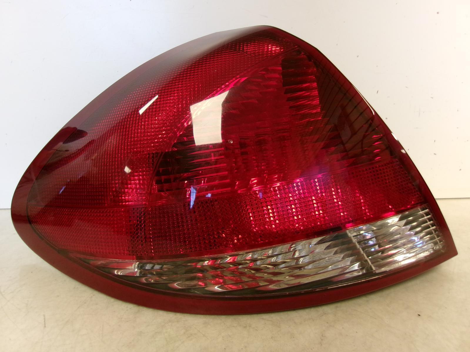 2006 2007 Ford Taurus Driver Lh Outer Quarter Panel Tail Light OEM