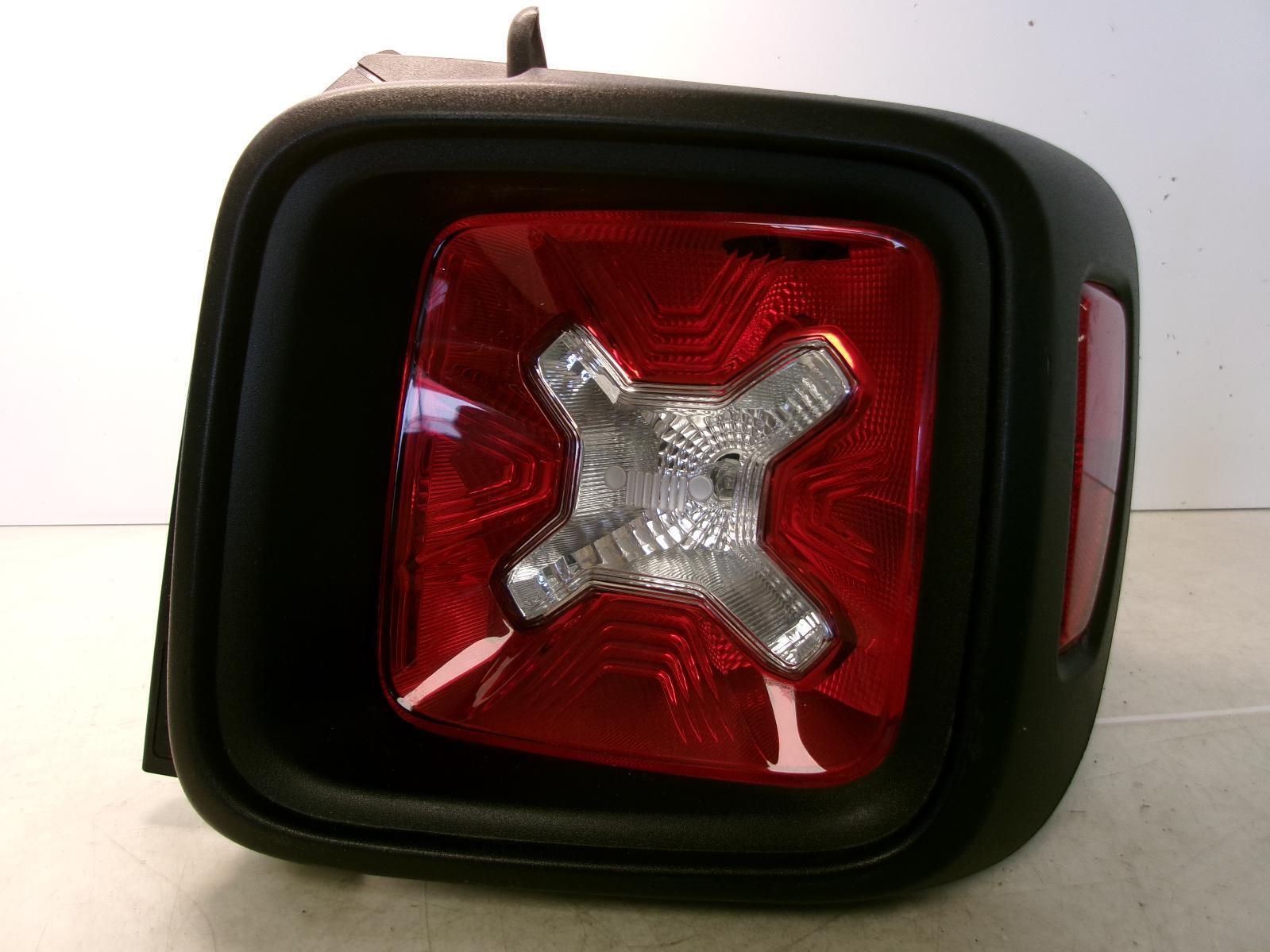 2015 2016 2017 2018 Jeep Renegade Passenger Rh Outer Black Tail Light OEM