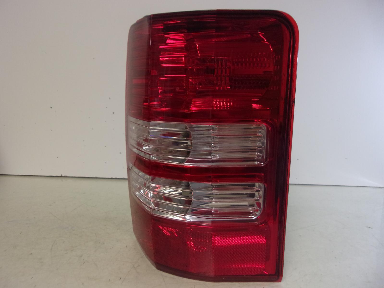 2008 2009 2010 2011 2012 Jeep Liberty Passenger RH Tail Light OEM