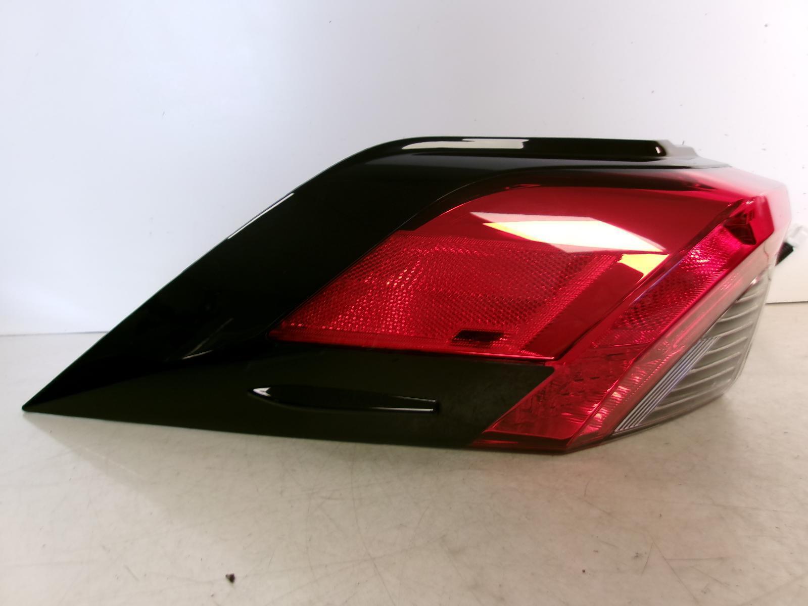 2019 - 2023 Toyota Rav4 Driver Lh Outer Quarter Panel Tail Light Oem