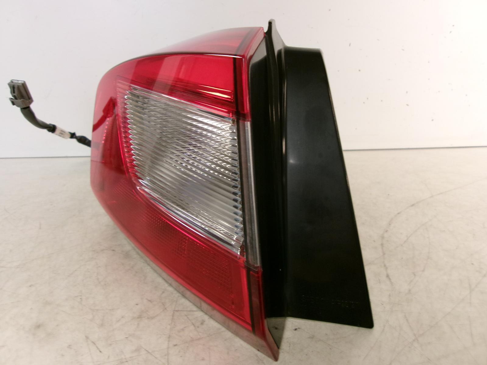 2016 2017 2018 Chevrolet Cruze Sedan Driver Outer Quarter Panel Tail Light OEM