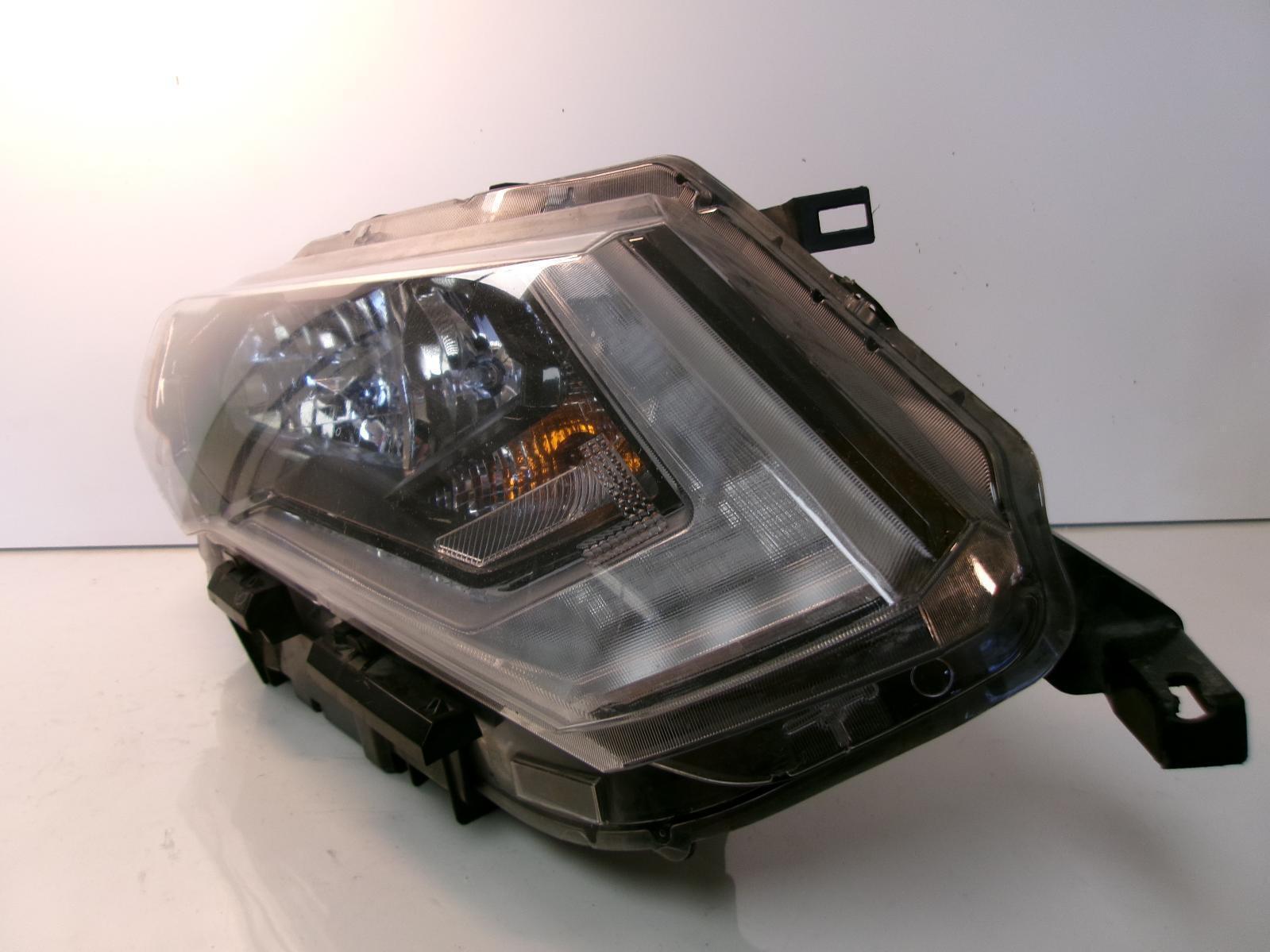 2018 2019 2020 Nissan Rogue Passenger Rh Halogen Headlight OEM