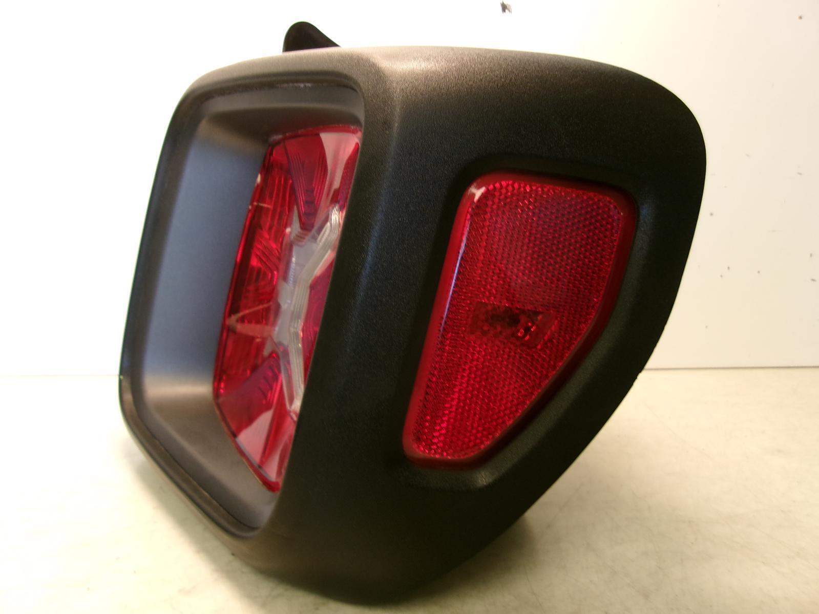 2016 2017 2018 Jeep Renegade Passenger Rh Grey Outer Tail Light Oem