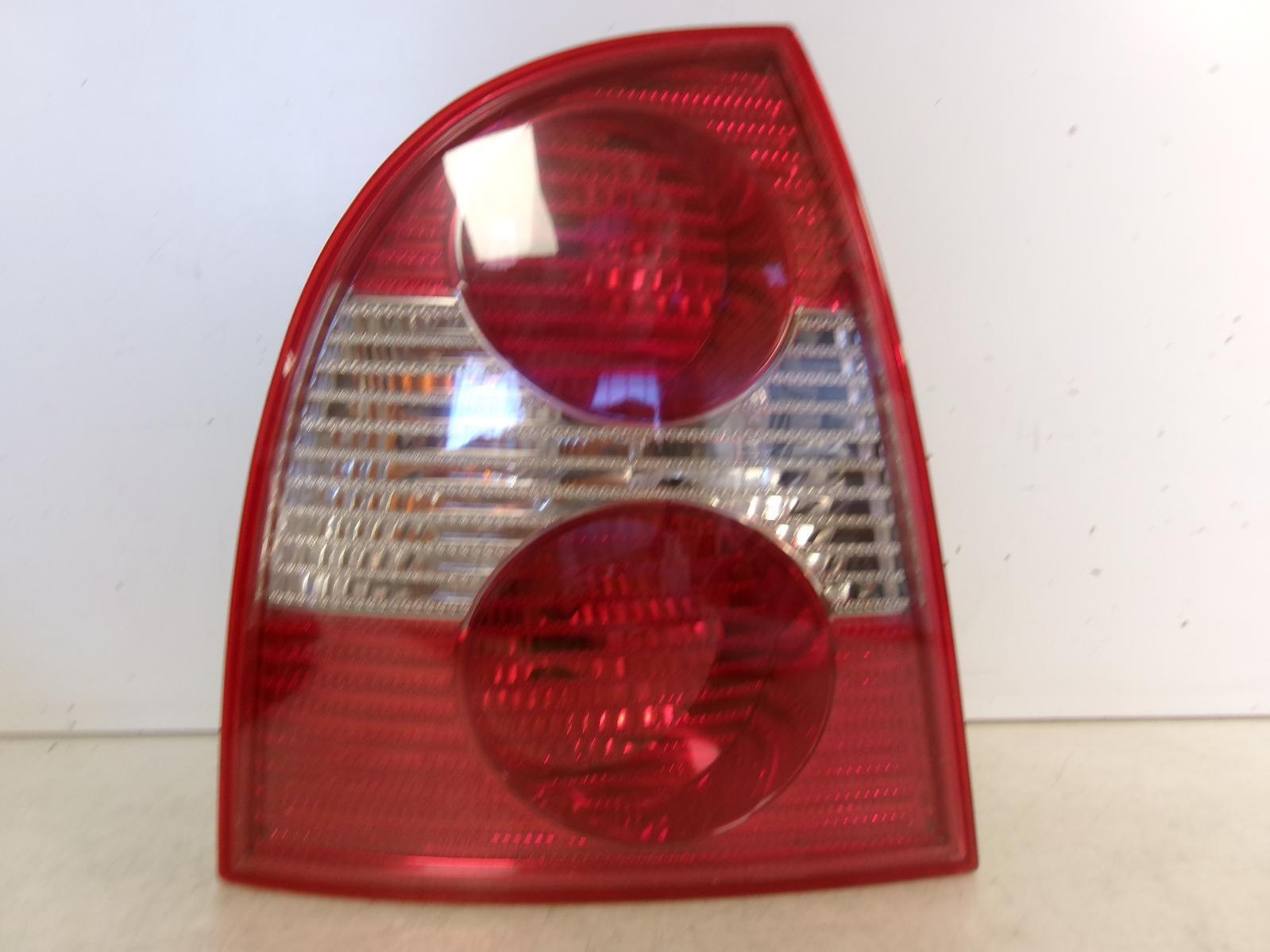 2002 2003 2004 2005 Volkswagen Passat Driver Outer Quarter Panel Tail Light OEM