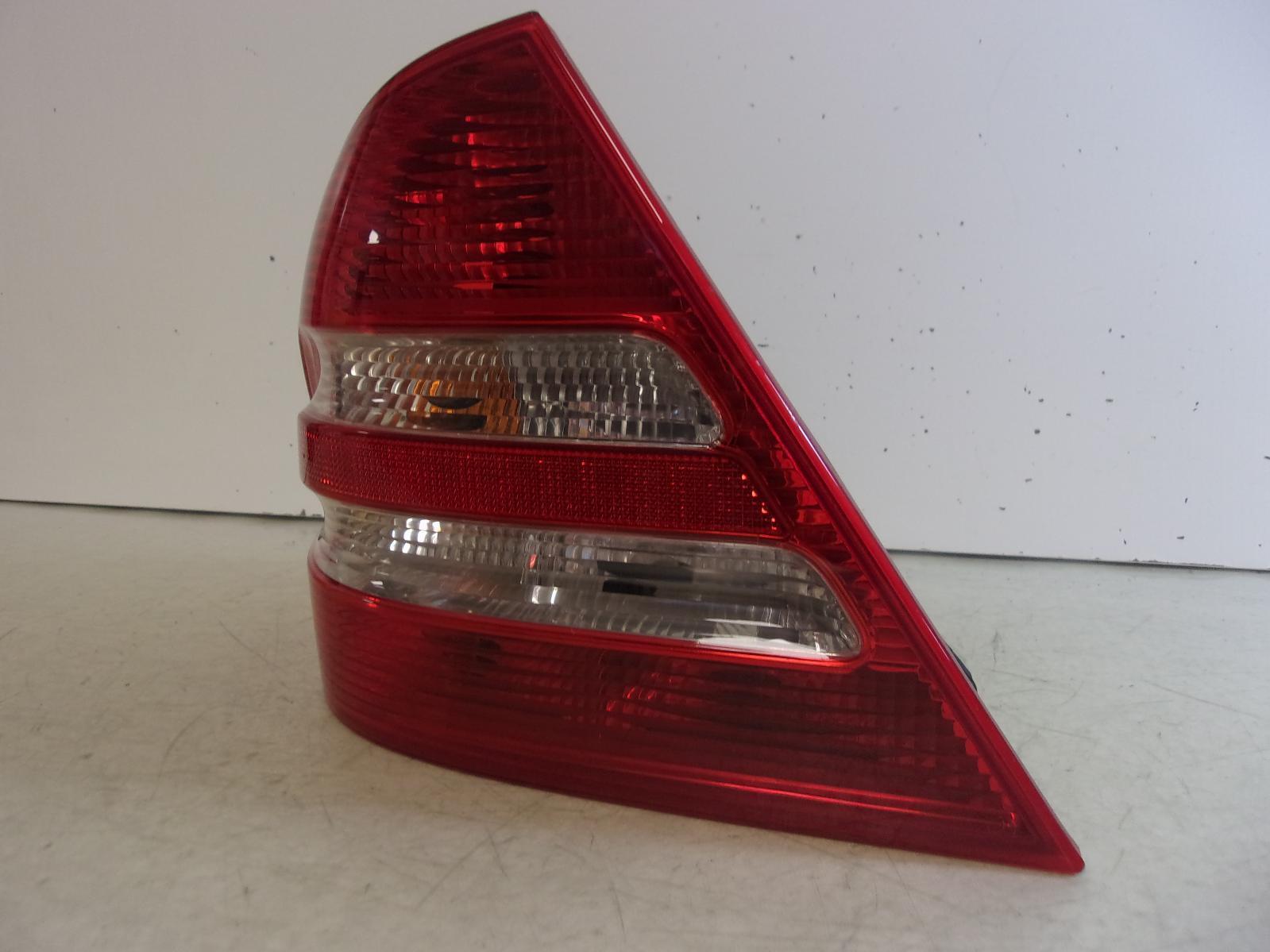 2005 2006 2007 Mercedes C-Class Sedan Driver LH Tail Light OEM