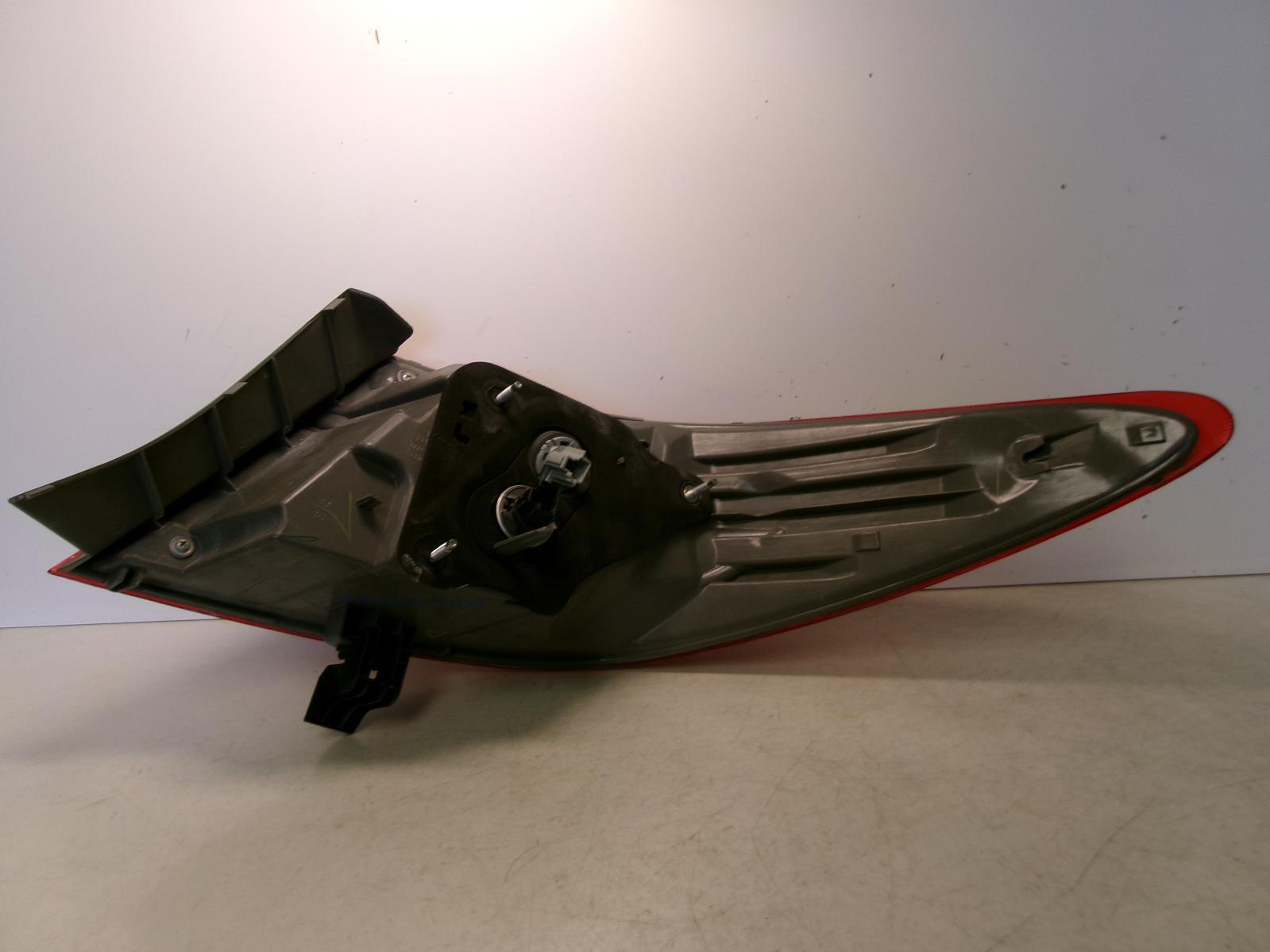 2015 2016 Toyota Camry Driver Lh Outer Quarter Panel Tail Light OEM