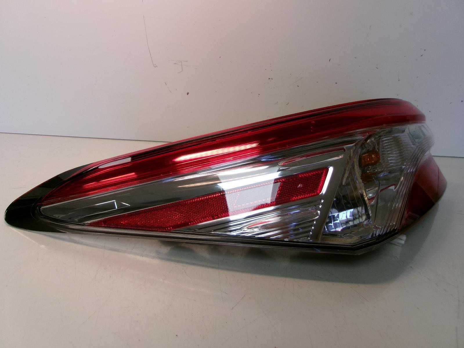 2018 2019 Toyota Camry Driver Lh Quarter Panel Incandescent Tail Light OEM