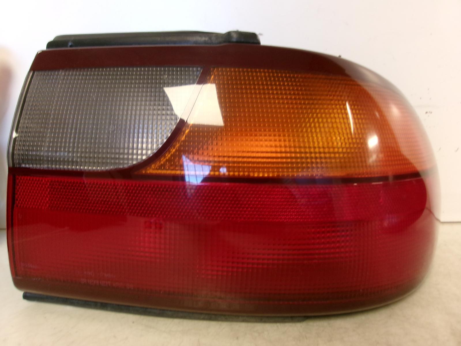 1997 - 2005 Chevrolet Malibu Passenger Rh Outer Quarter Panel Tail Light OEM