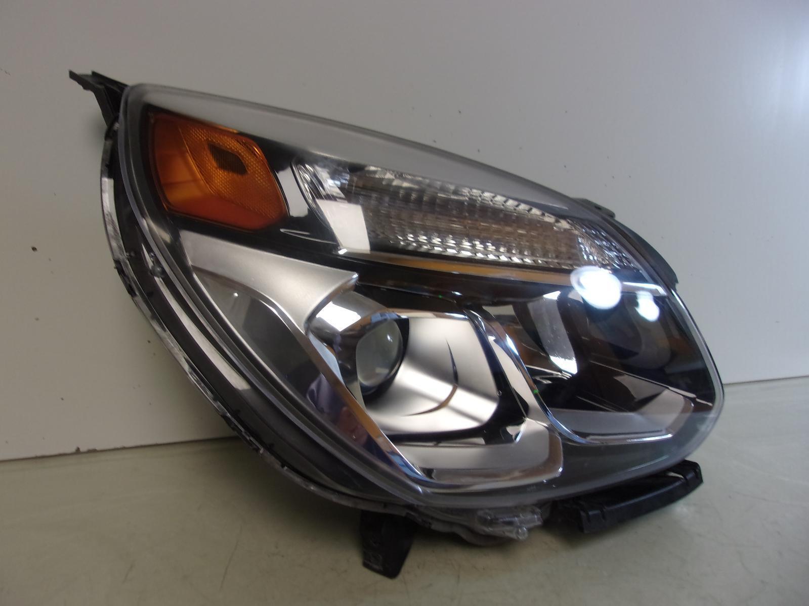 2016 2017 Chevrolet Equinox Passenger Rh Halogen Headlight OEM - 0