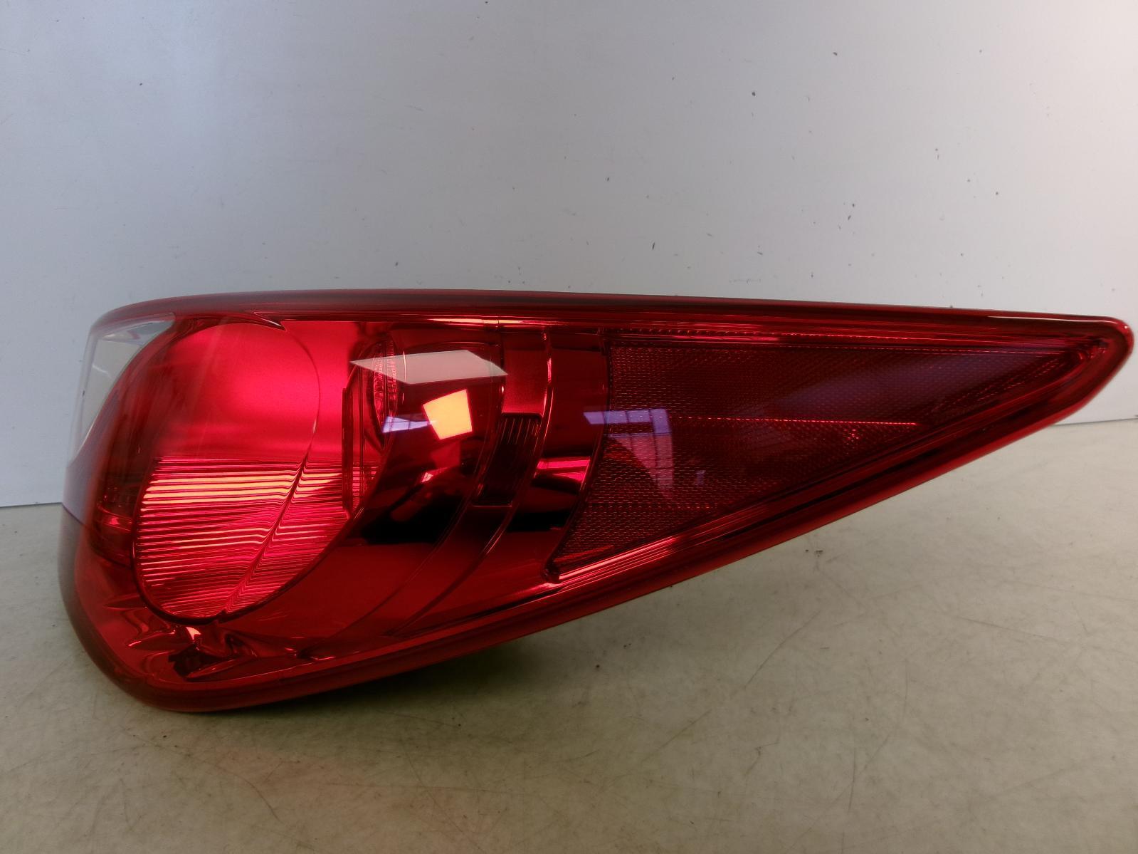 2011 - 2014 Hyundai Sonata Passenger RH Incandescent Outer Tail Light OEM