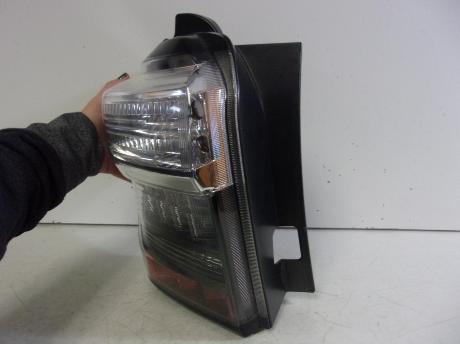 2014 - 2023 Toyota 4 Runner Driver Lh Led Quarter Panel Tail Light OEM