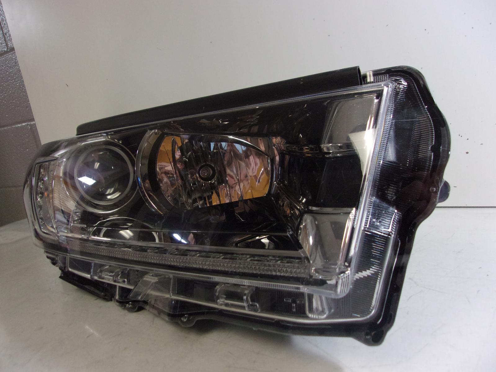 2017 2018 2019 Toyota Highlander Se Passenger Rh Headlight OEM