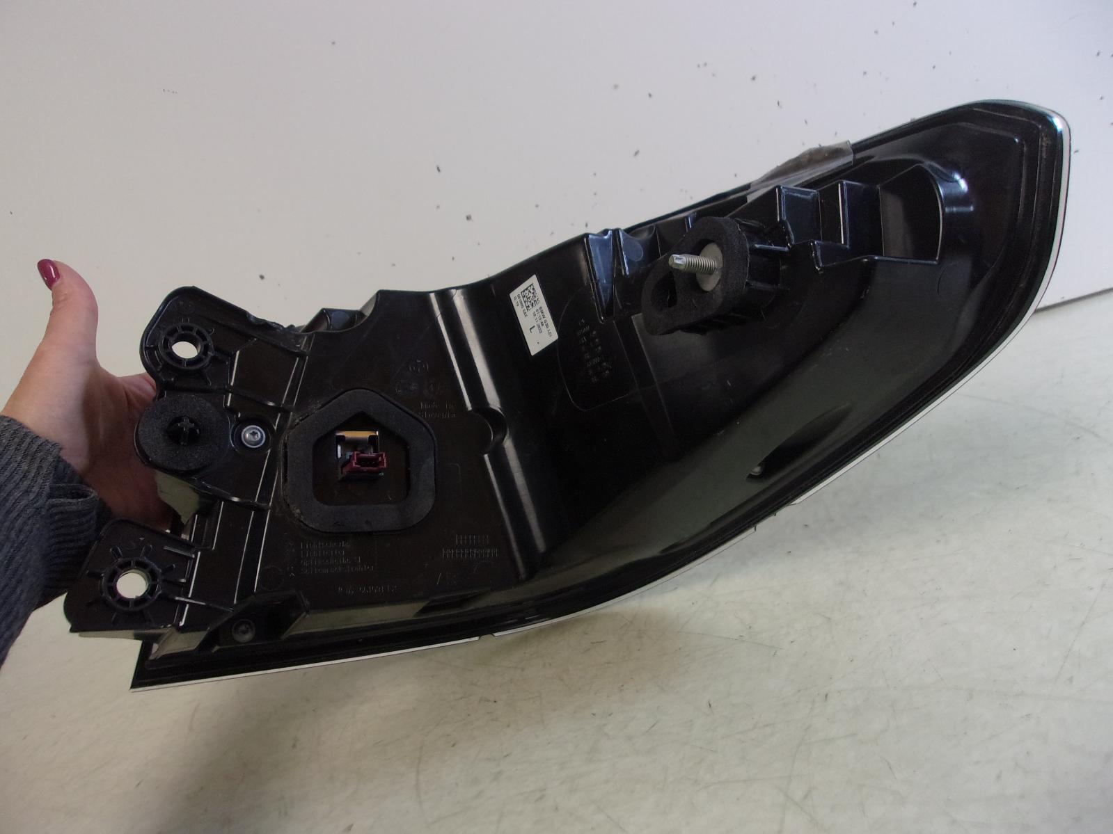 2021 2022 2023 BMW 5-Series Sedan Driver LH Quarter Panel Tail Light OEM