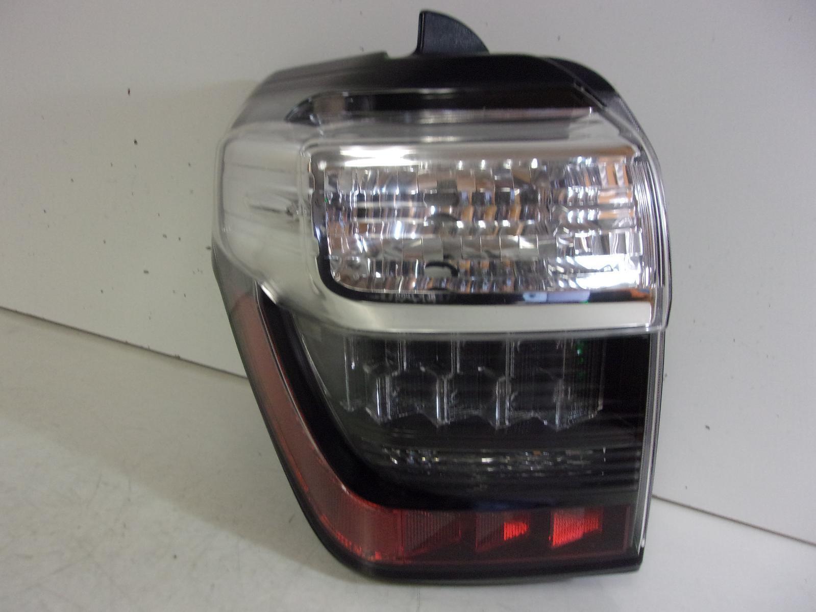 2014 - 2023 Toyota 4 Runner Driver Lh Led Quarter Panel Tail Light OEM