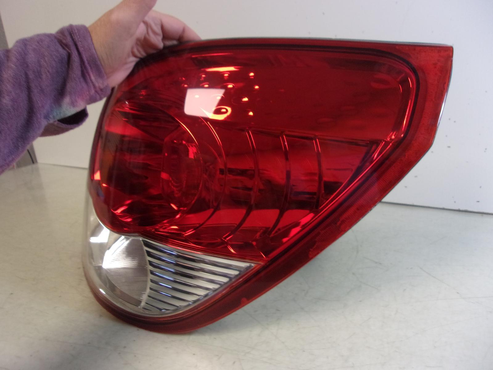 2008 2009 2010 Saturn Vue / 2012 Chevrolet Captiva Passenger RH Tail Light OEM - 0