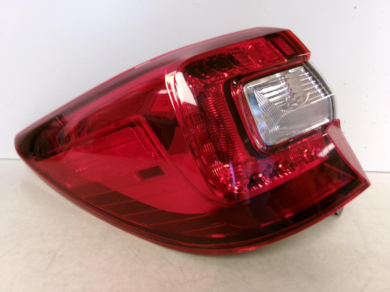 2015 2016 2017 2018 Subaru Outback Driver Led Outer Quarter Panel Tail Light Oem