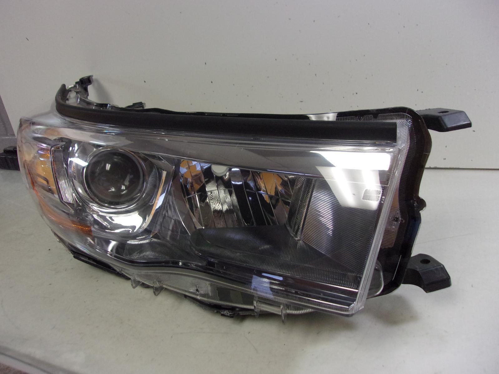 2014 2015 2016 Toyota Highlander Passenger Rh Halogen Headlight OEM