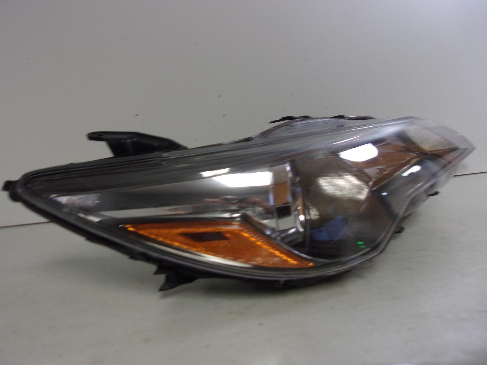 2015 2016 2017 Toyota Camry Passenger Rh Halogen Headlight W/ Black Trim OEM