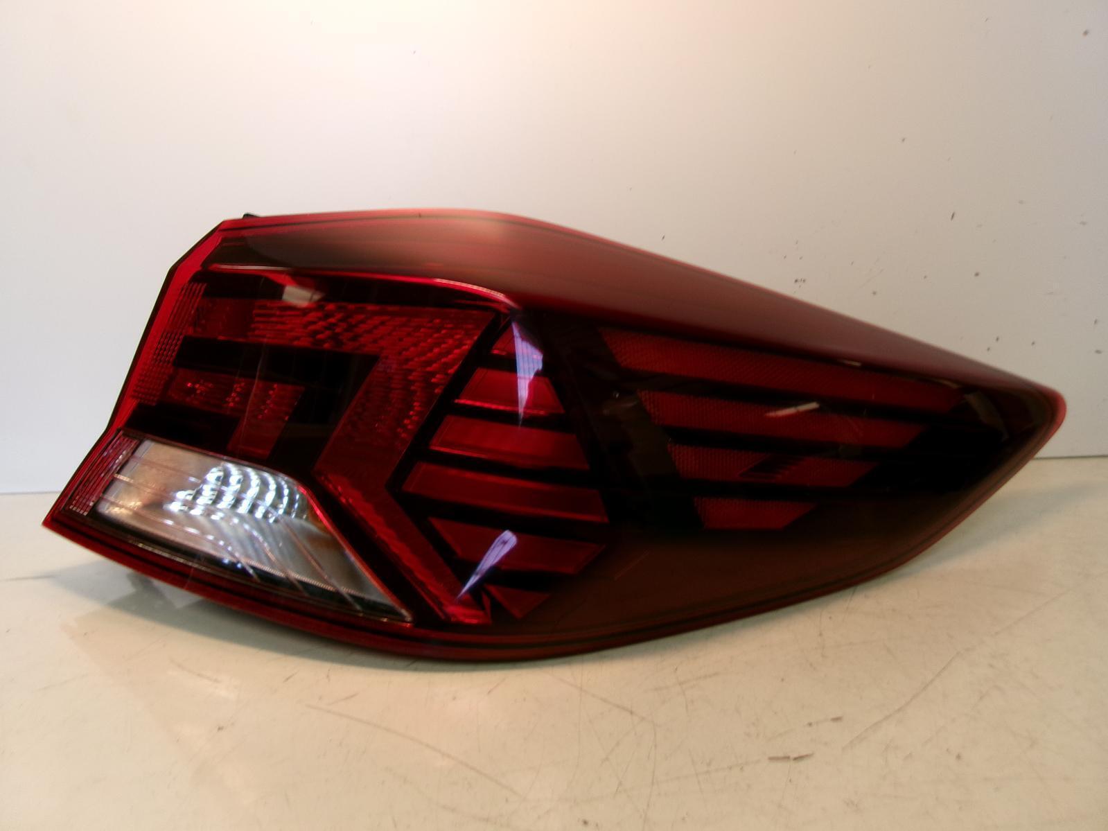 2019 2020 Hyundai Elantra Sedan Passenger Rh Outer Incandescent Tail Light OEM