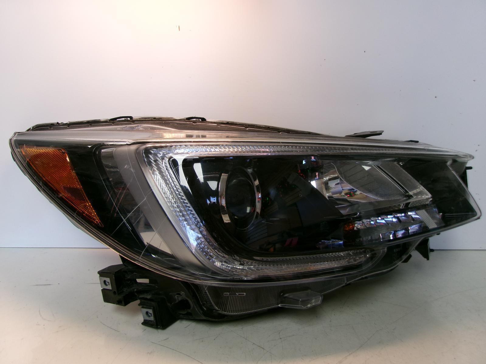 2015 2016 2017 Subaru Legacy Outback Passenger Rh Halogen Headlight W/ Fog OEM