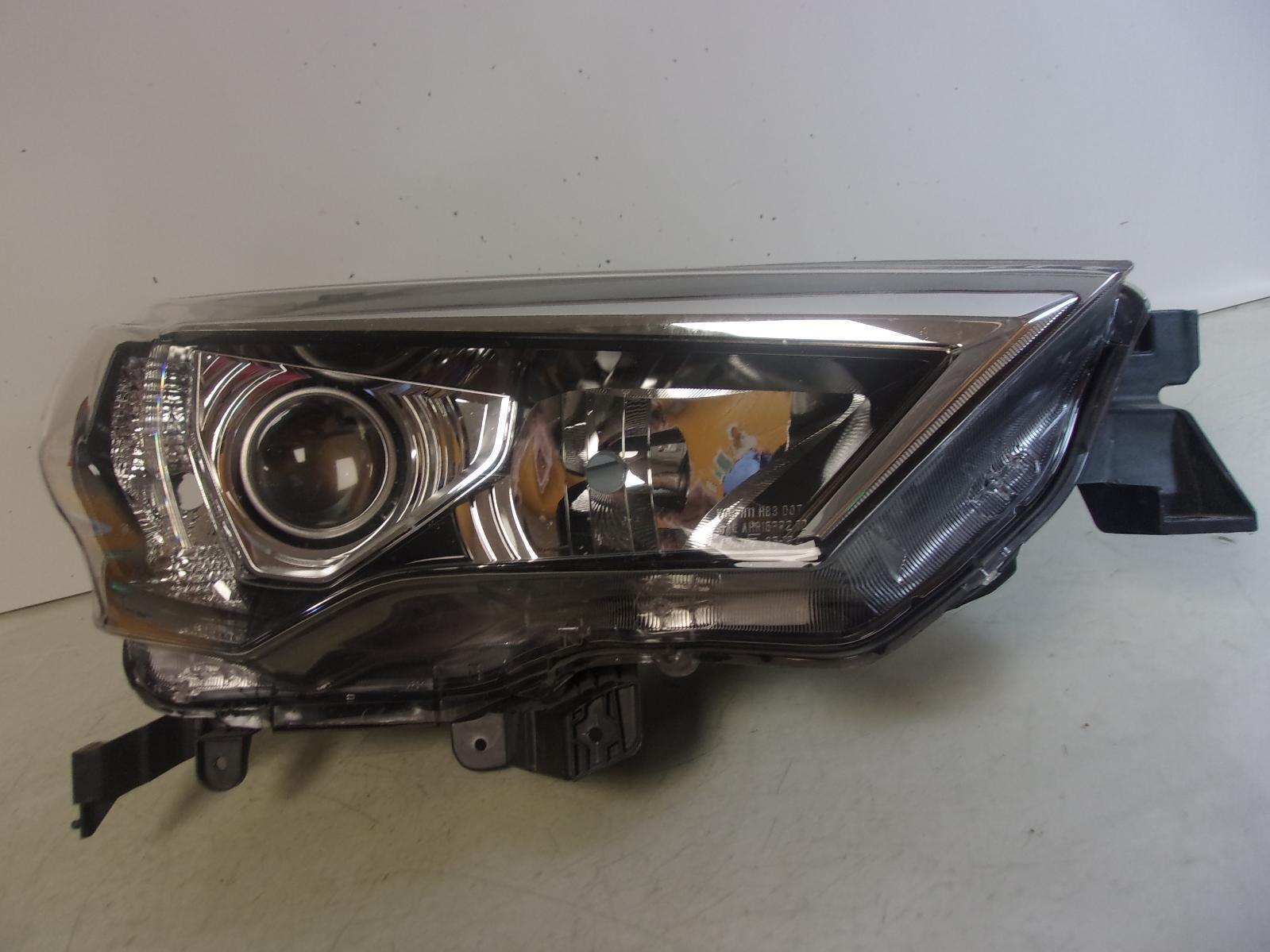 2014 - 2020 Toyota 4 Runner Passenger Rh Halogen Headlight OEM