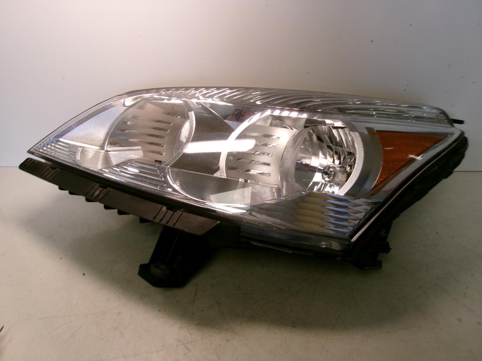 2009 2010 2011 2012 Chevrolet Traverse Driver Halogen Headlight W/o Projector