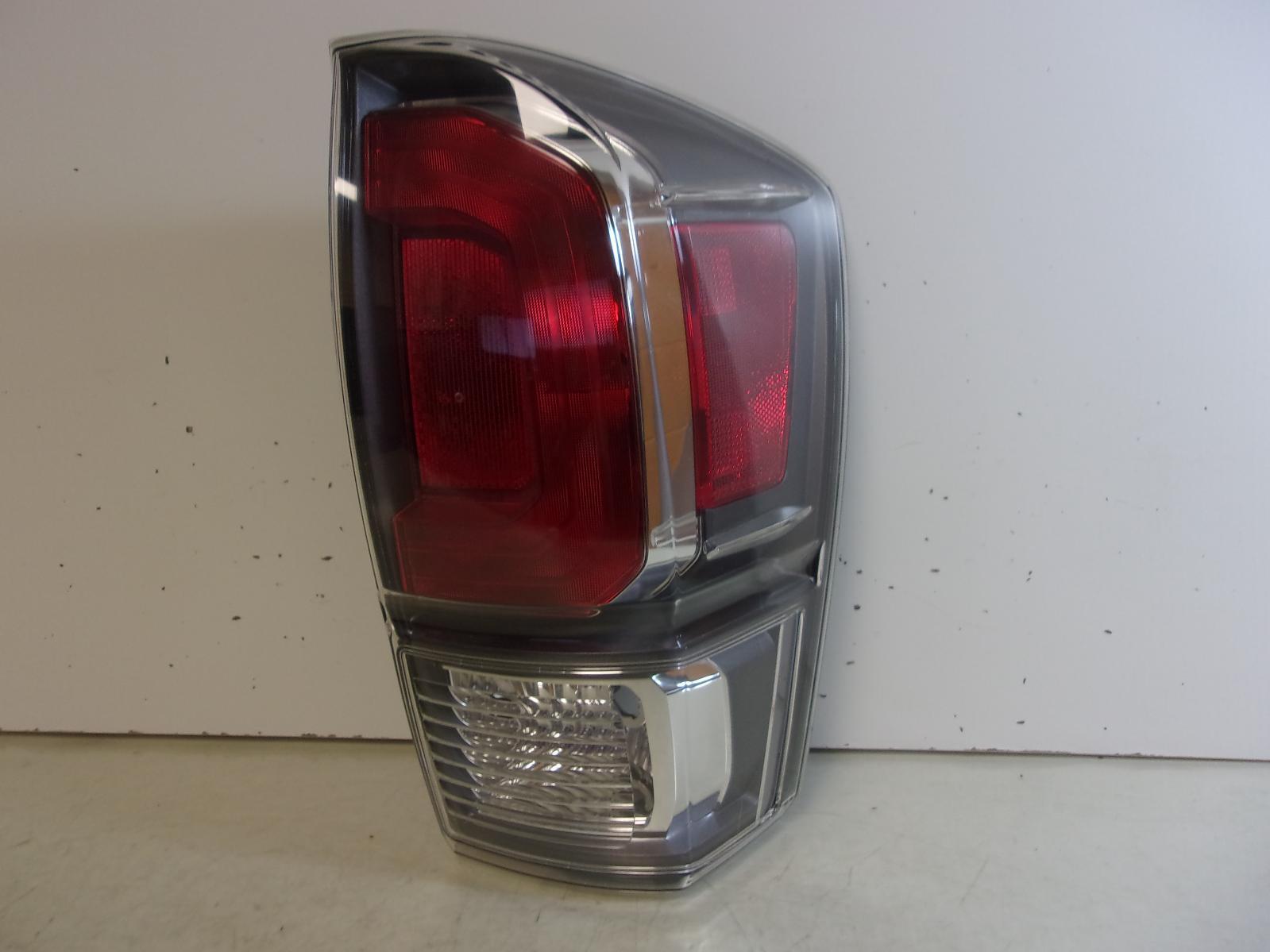 2020 2021 2022 2023 Toyota Tacoma Limited Passenger RH Tail Light OEM