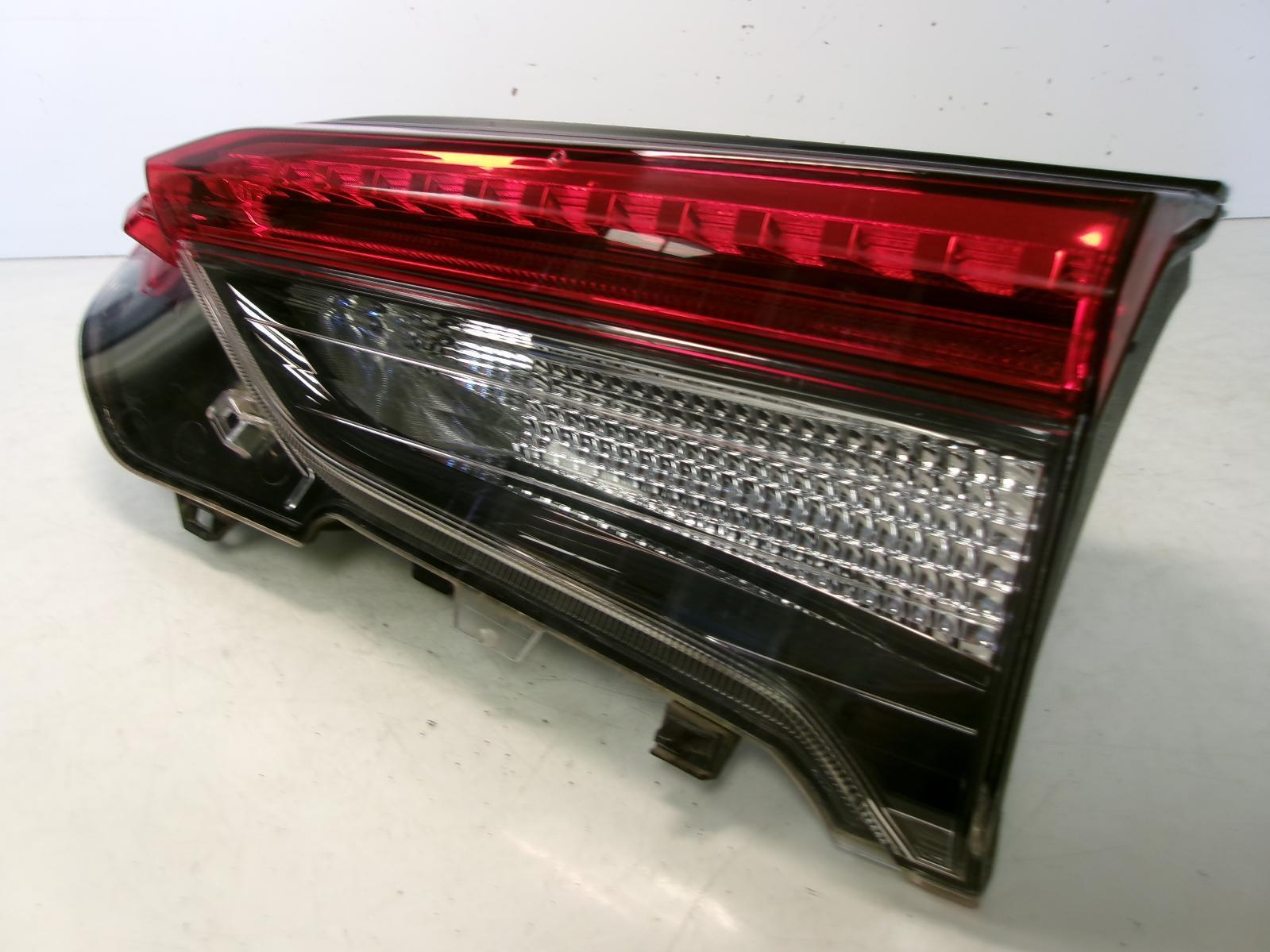 2019 2020 2021 2022 2023 Toyota Rav4 Passenger Rh Inner Gate Tail Light OEM