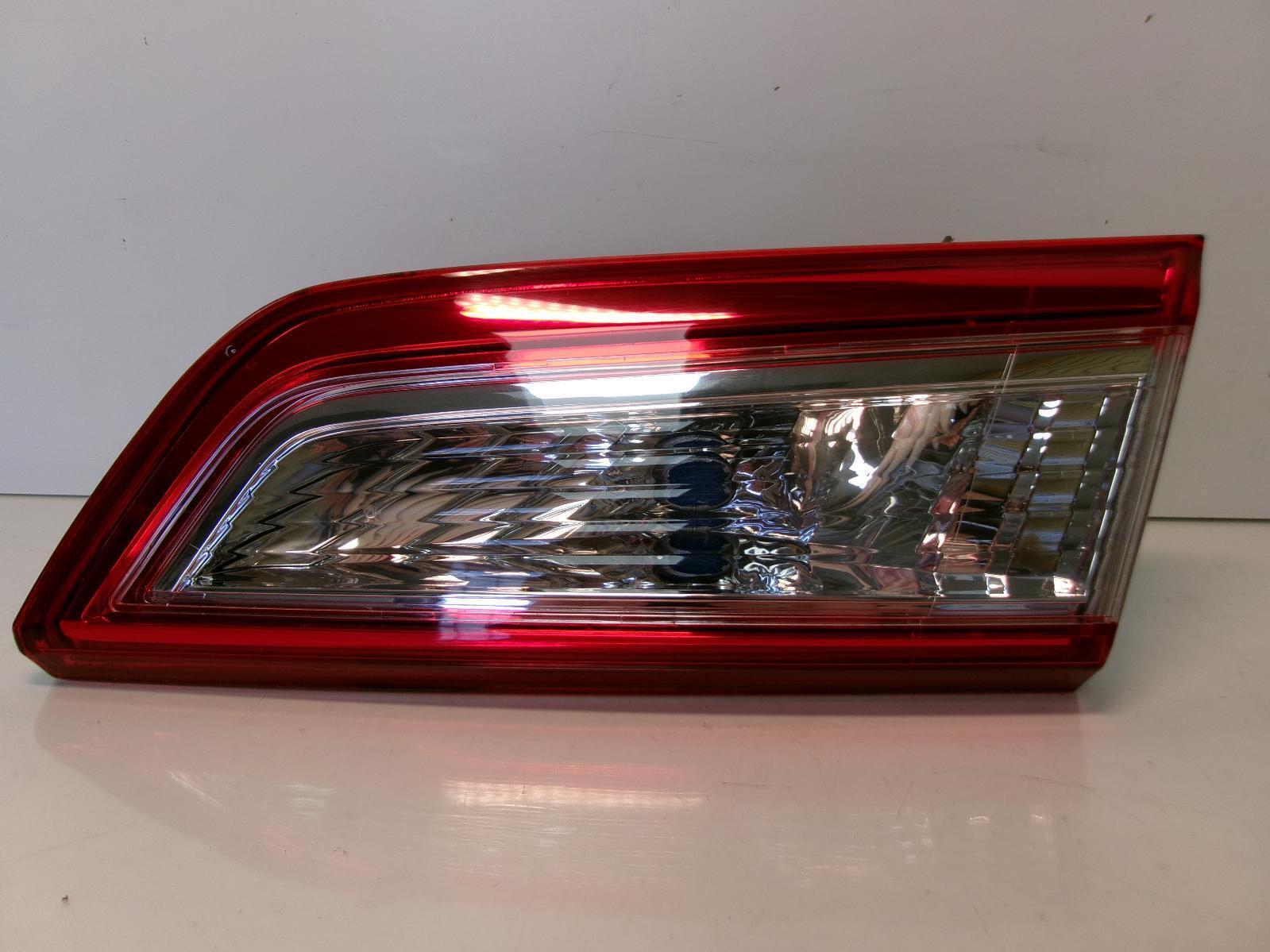 2012 2013 2014 Toyota Camry Passenger Rh Deck Lid Tail Light OEM