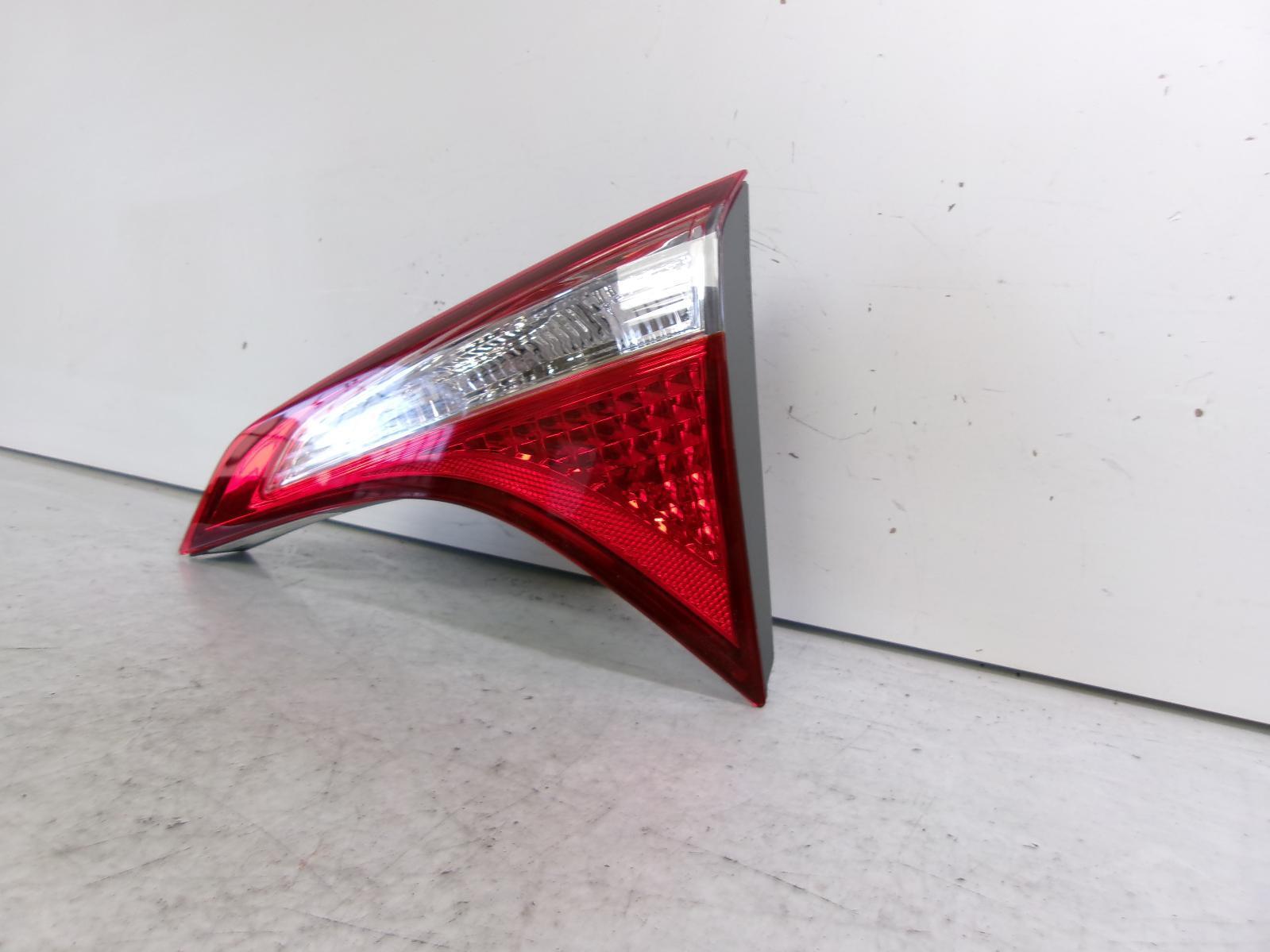 Fits 2014 2015 2016 Toyota Corolla Passenger Rh Inner Lid Tail Light - CAPA - 0