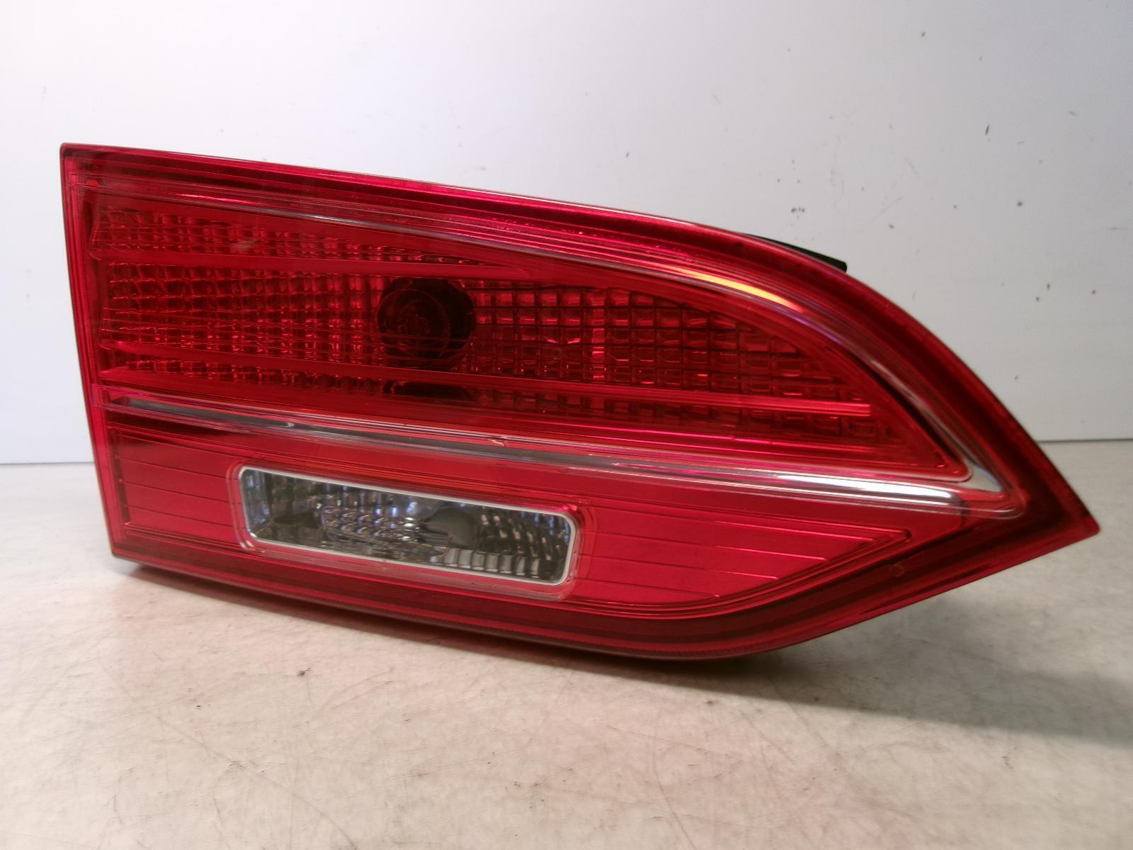 2013 - 2016 Hyundai Santa Fe Sport Driver Lh Incandescent Lid Tail Light OEM