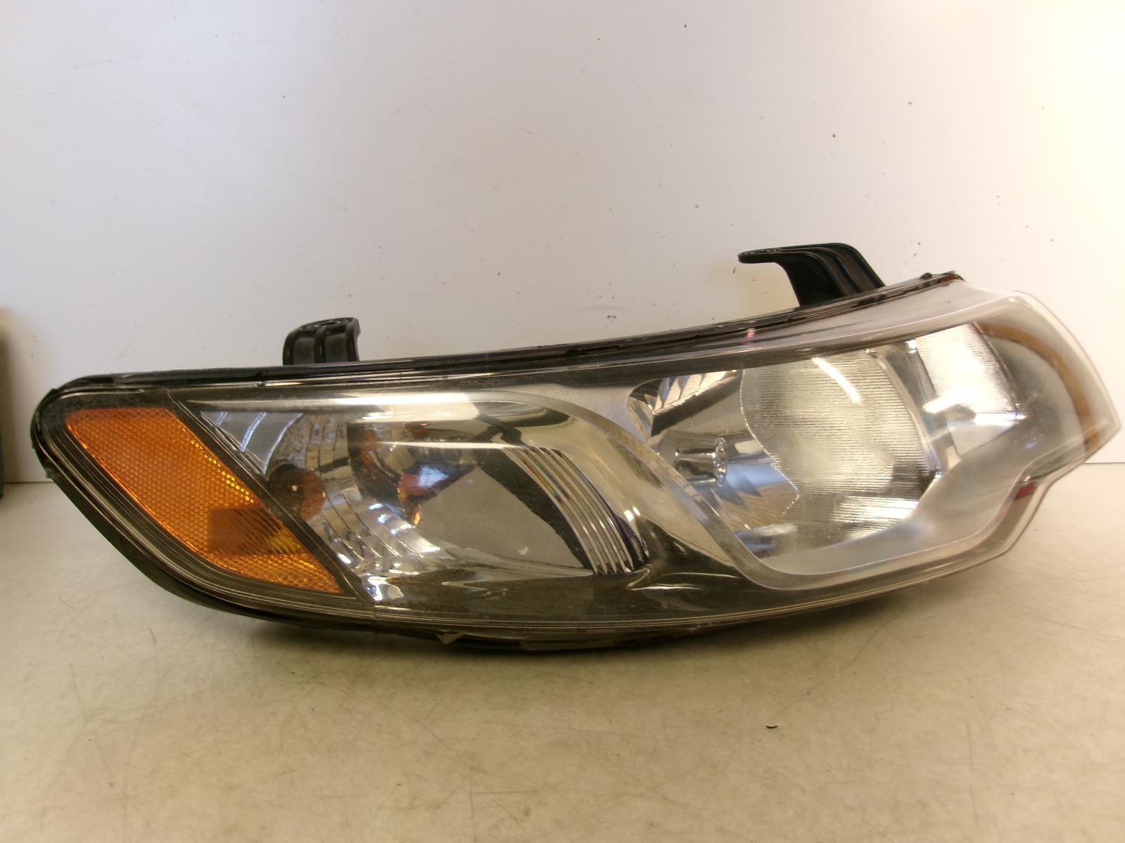 2010 2011 Kia Forte Coupe Passenger RH Halogen Headlight OEM