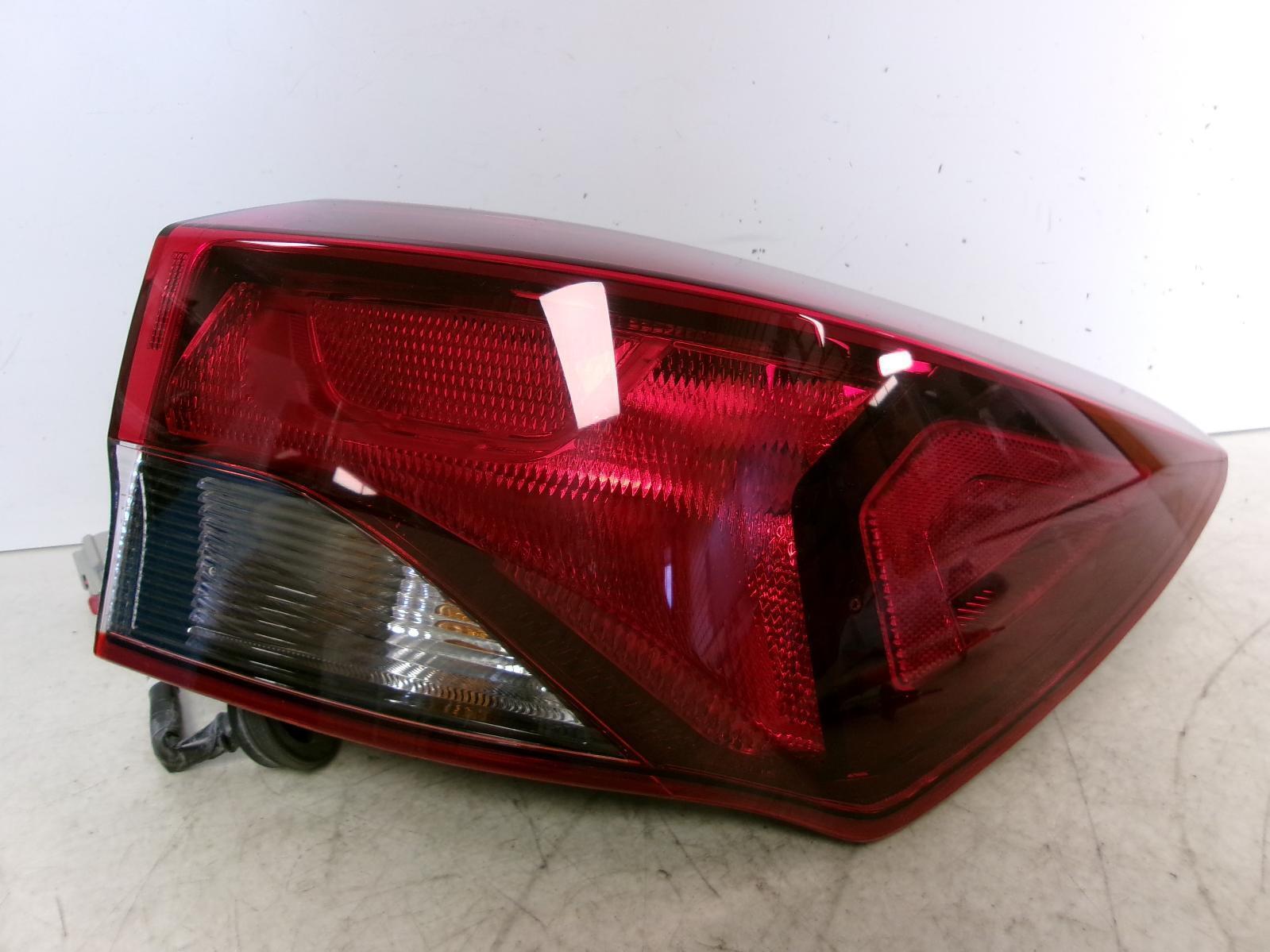 2021 - 2023 Chevrolet Trail Blazer Passenger Outer Incandescent Tail Light OEM