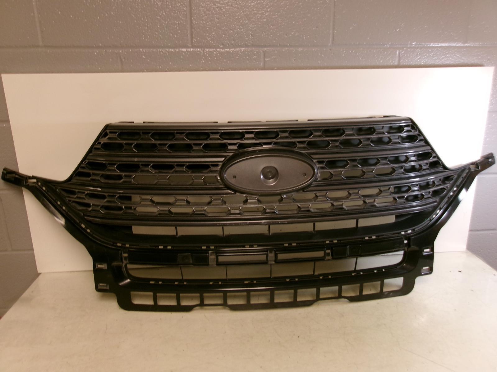 2021 2022 2023 Ford Explorer XLT Sport  Front Grille W/o Emblem Oem