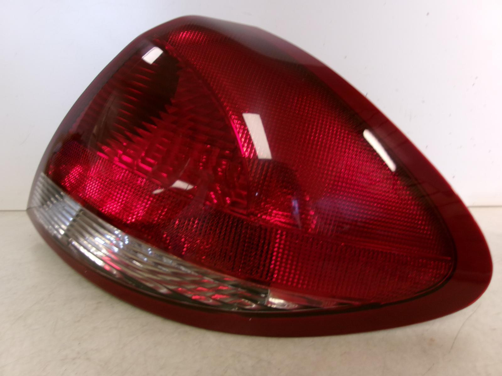 2006 2007 Ford Taurus Passenger Rh Outer Quarter Panel Tail Light OEM