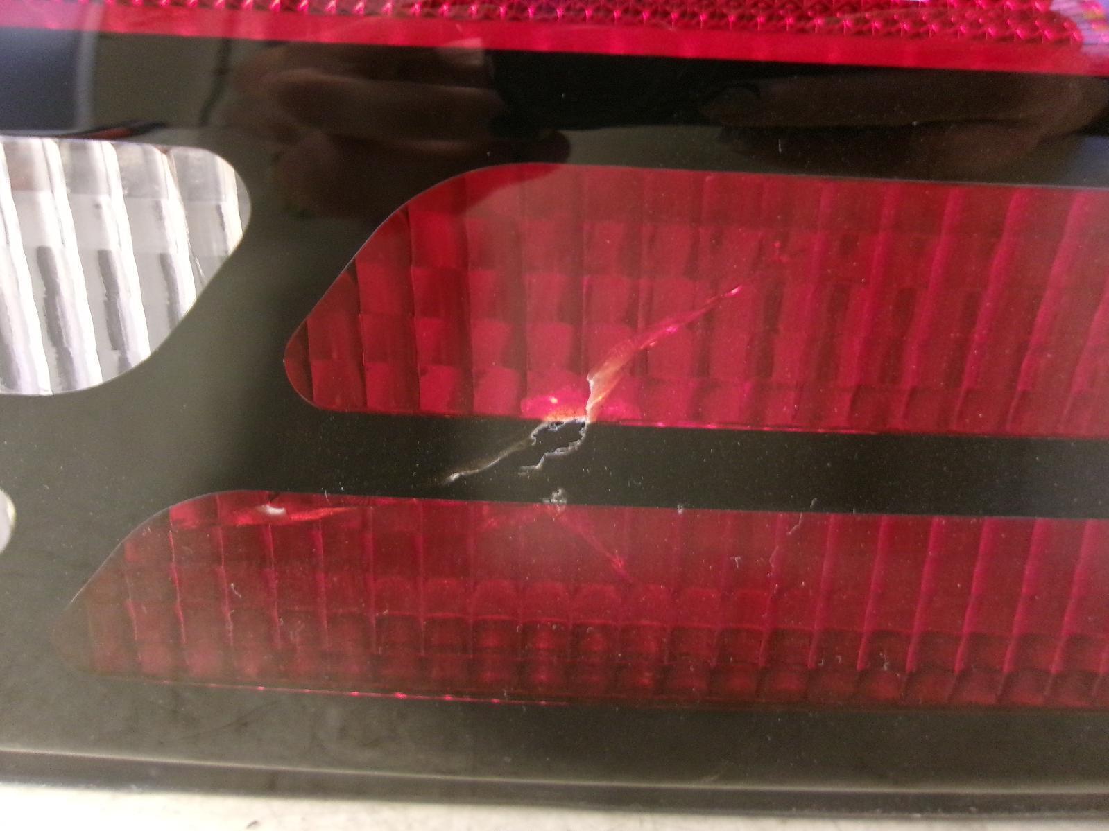 1999 - 2005 Pontiac Grand Am Passenger RH Outer Quarter Panel Tail Light OEM