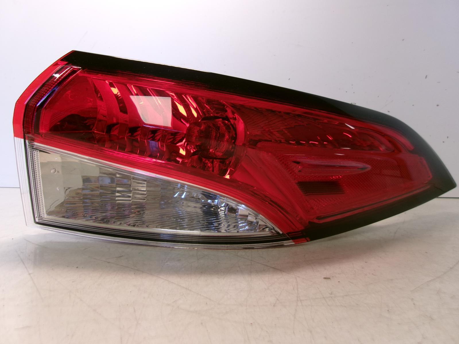 2020 2021 2022 Toyota Corolla Passenger Rh Outer Tail Light W/o Smoked Lens OEM