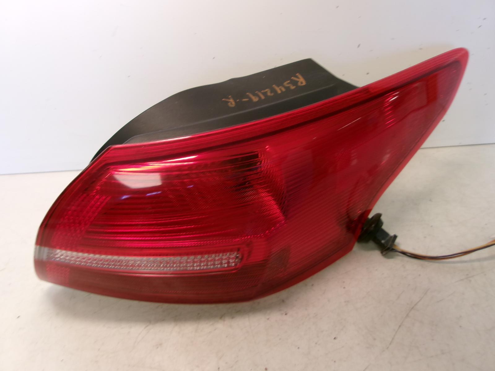 2015 2016 2017 2018 Ford Focus Sedan Outer Quarter Panel Tail Light OEM - 0