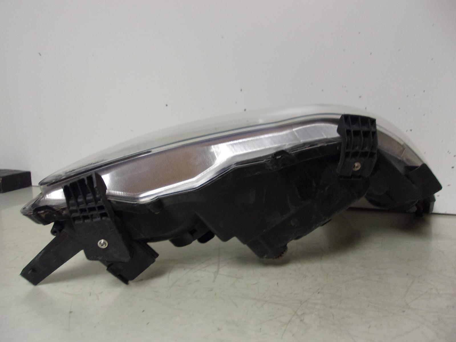 2009 2010 Toyota Corolla Driver Lh Halogen Black Trim Headlight OEM