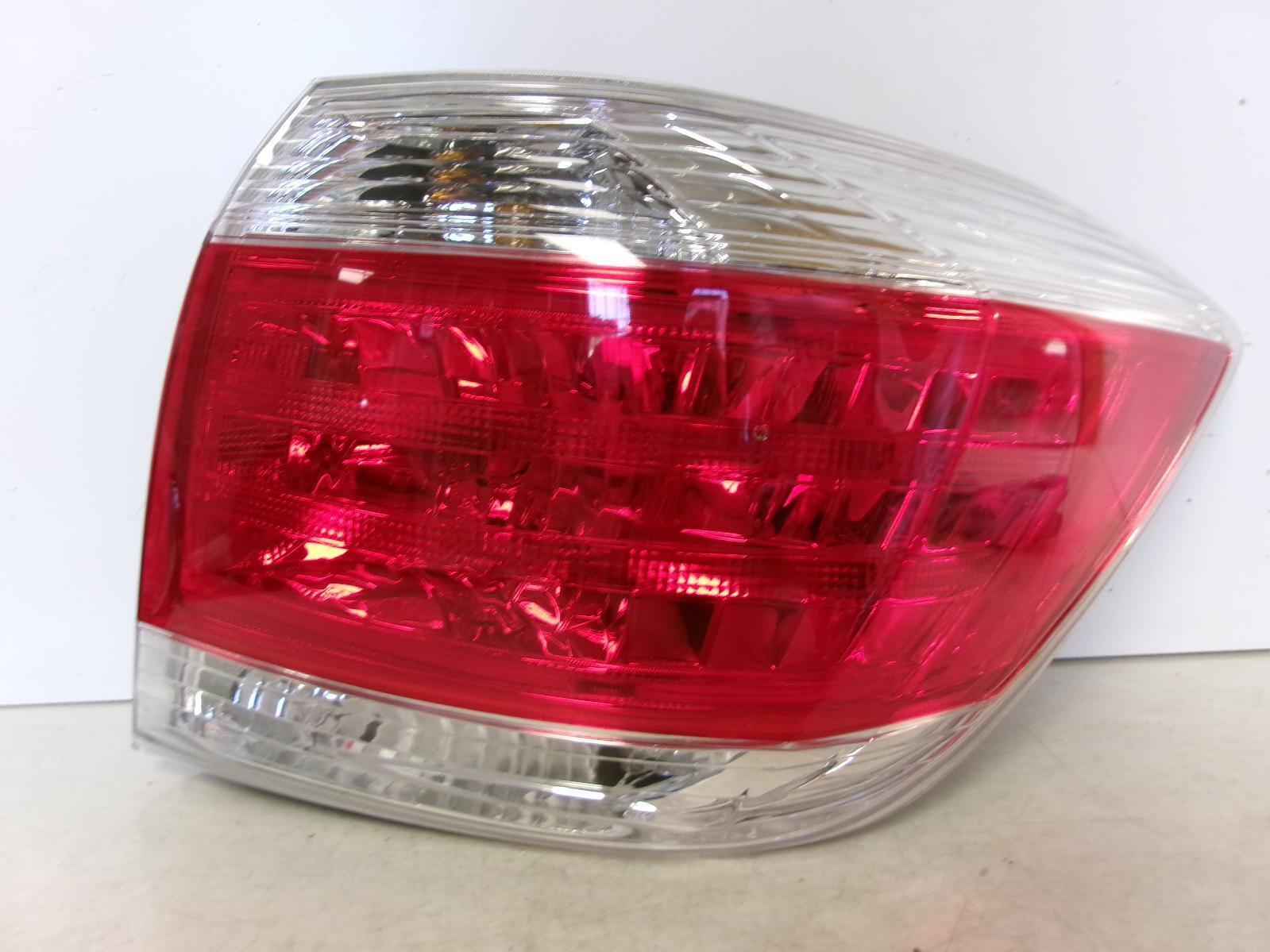 Fits 2013 Toyota Highlander Passenger Outer Incandescent Tail Light - Eagle Eyes