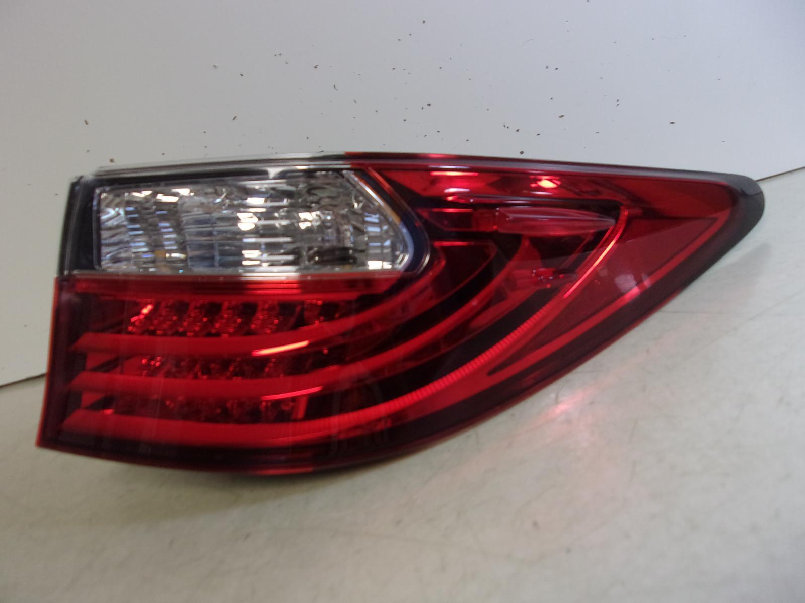 2013 2014 2015 Lexus ES350 Passenger RH Quarter Panel Tail Light OEM